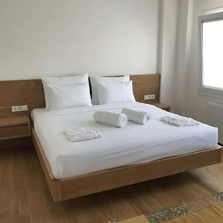 Sleeps 8 Air Con Wifi Vilă